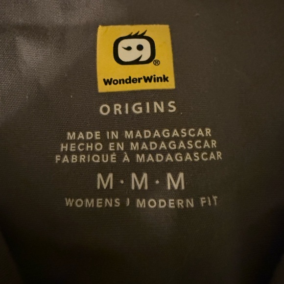 gray wonder wink scrubs - Picture 4 of 6